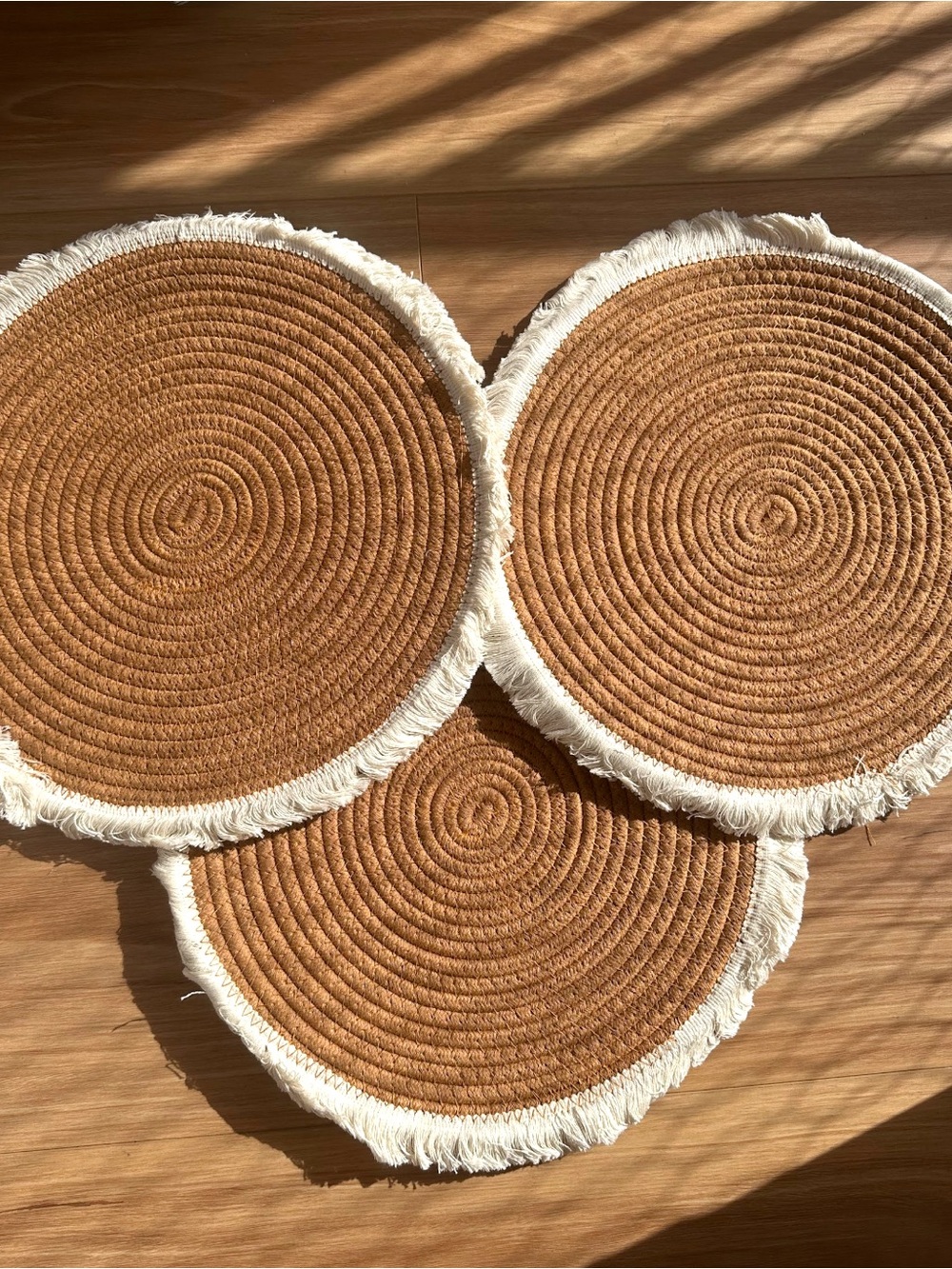 Set of 3 Round Woven Jute Placemats with Fringe - Natural